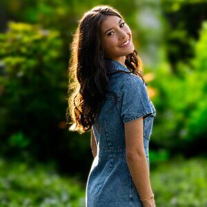 Meet your Posher, Emelia